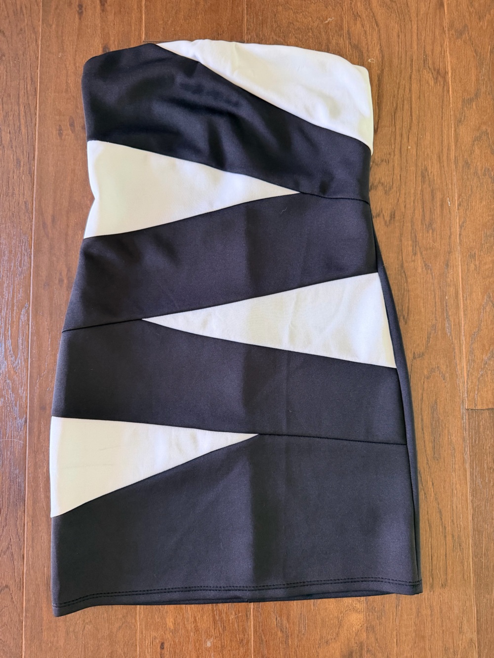 Charlotte Russe Black and White Colorblock Strapless Skirt